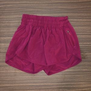 lululemon maroon shorts